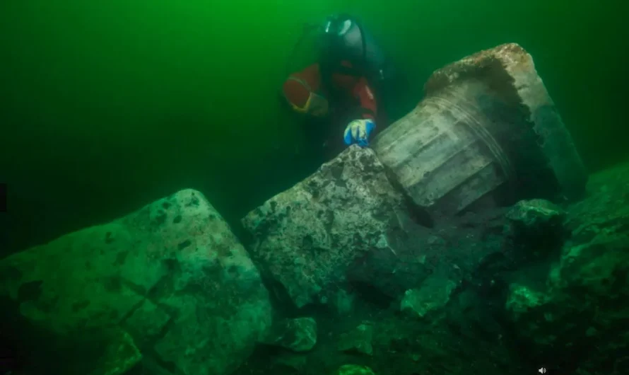 Breaking News: Discovery of Egypt’s “Atlantis”: Temple ruins and a ship full of treasures unearthed after 2,200 years.