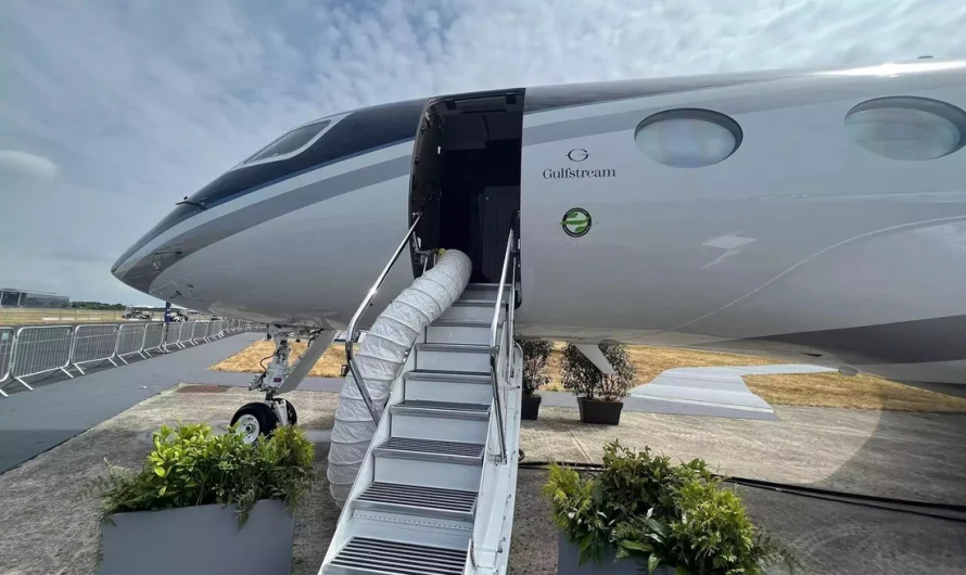 Looking’ at the $65 million plane of the world’s top billionaires Elon Musk and Bill Gates and Jeff Bezos: Near supersonic speed, private luxury cabin, Gulfstream G650ER is one of the fastest and longest-range commercial aircraft in the world