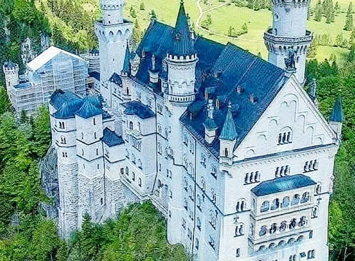 Discovering Neuschwanstein Castle: A Fairy-Tale Journey into the Bavarian Alps