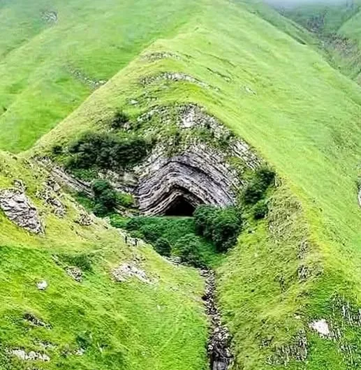 Harpea’s Cave: A Journey Through Time and Stone on the Franco-Spanish Border