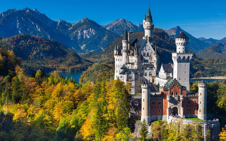 The Stone Dream of a Mad King: The True Story of Neuschwanstein Castle