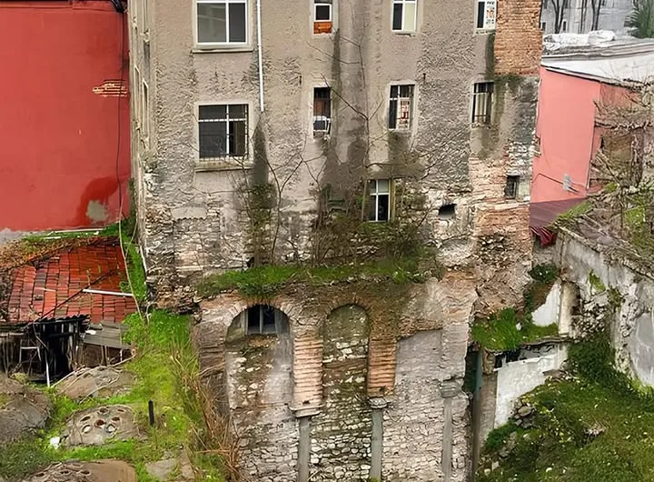 The Living History of Istanbul: A Building on Alaykoskü Street