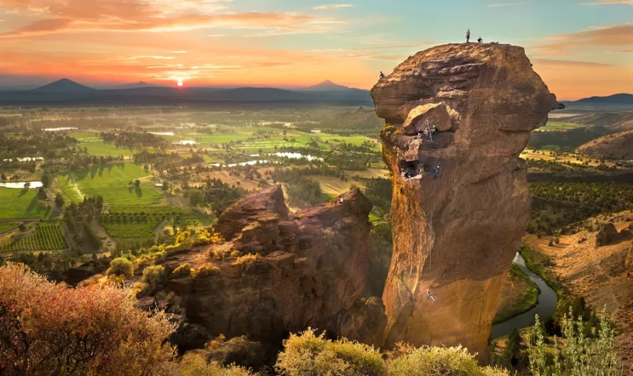 Monkey Face Rock: The Primal Spire of Smith Rock State Park
