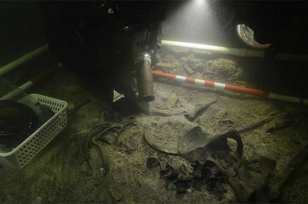 16th-Century Soldier’s Skeleton Unearthed at the Bottom of Lake Asveja, Lithuania: A Glimpse into History