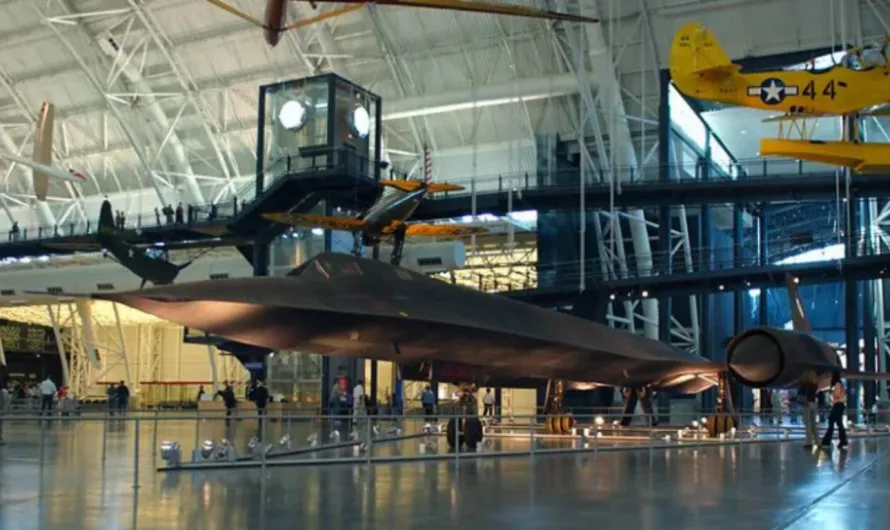 SR-71 Blackbird 955 and 972: Skunk Works Test Birds in a Rare Palmdale Photo