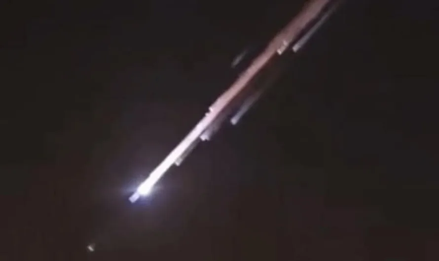 Strange Orbs Streak Across The Northern California Sky UFOs Or Space Junk