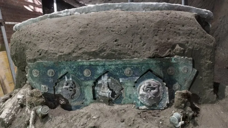 Pompeii: Archaeologists unveil ceremonial chariot discovery