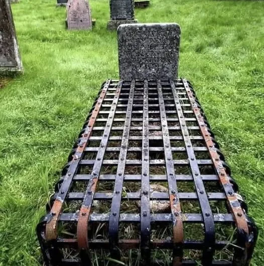 Mortsafes: Protecting Graves from 18th Century Body Snatchers